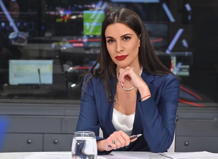 DRAGANA KOSJERINA SA MUŽEM HITNO NAPUSTILA SRBIJU! Voditeljka presekla, evo odakle se javila nakon odlaska! (FOTO)