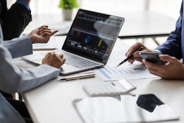 RUSI SAMI SEBI ZABRANILI PODIZANJE KREDITA Evo zašto su to uradili