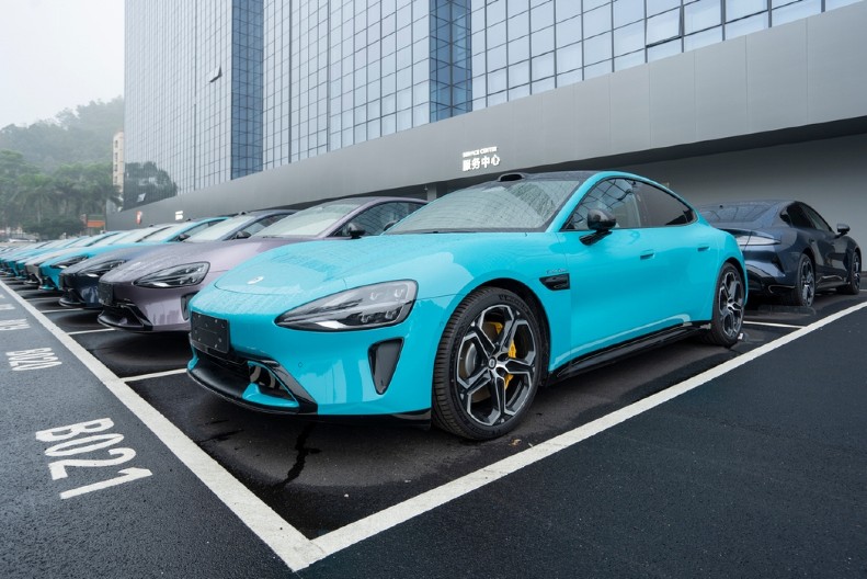 PRVI OZBILJAN PROBLEM ZA KINEZE U Xsaomiju SU7 stradale studentkinje - bio uključen sistem asistenta