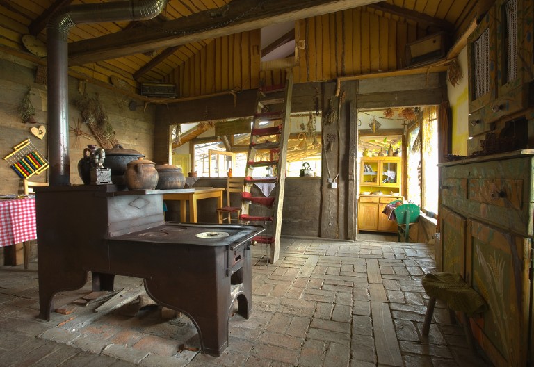 NEPROCENJIVO BLAGO U DOMU Prenosi se s kolena na koleno, nikada se ne prodaje