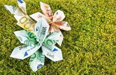 VELIKI FINANSIJSKI HOROSKOP ZA APRIL 2025 Škorpije će plivati u parama, Ovan će preduzeti rizične poslove, a ova 2 znaka će bankrotirati!