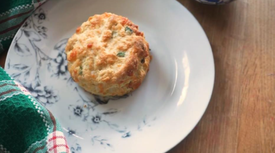 POGAČICE SA SIROM I VLAŠCEM Idealne za doručak, a super i za večeru