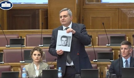 RADUNOVIĆ POKAZAO SLIKU ISA MAHMUTOVIĆA: Nema rušenja džamije, ovaj čovek me je zadužio kao pravoslavca da to nikada ne bih uradio