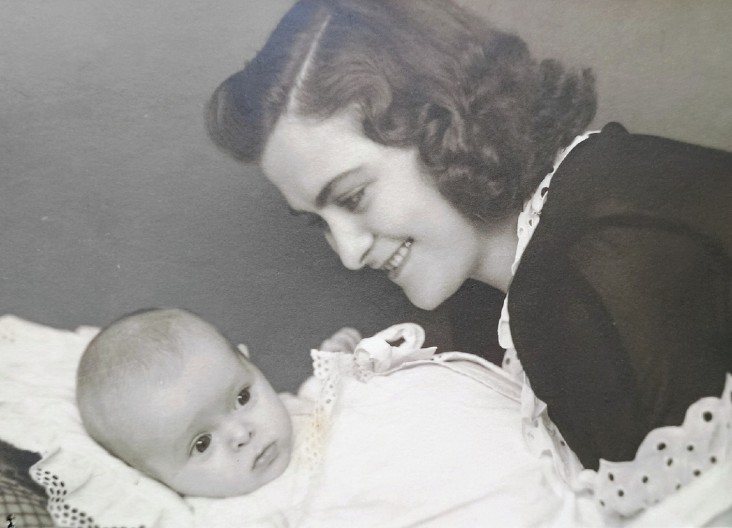 SVE MAME OVO RADE Imaju naviku kojoj deca ne mogu da prestanu da se čude, a isto su radile i naše bake