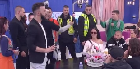 "BIO SAM NA LEKOVIMA..." Učesnika Elite maltretirali i zlostavljali godinama, otac ga se stideo!