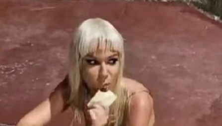 ŠTA SE DESILO NATAŠI BEKVALAC? Nasred ulice bosa, prolaznici zanemeli, objavljene šok fotke