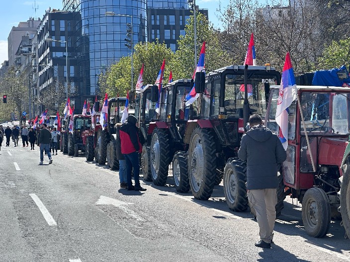 SRBI IZ RASEJANJA KREĆU KA BEOGRADU: „Ne dolazimo kao gosti, već kao sinovi i kćeri Srbije“
