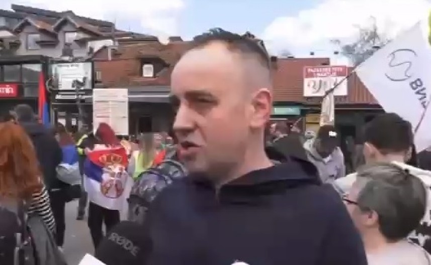 STUDENTIMA OVO NIJE BILO POTREBNO Čovek na protestu u Novom Pazaru kritikovao je akciju blokade puta plenumaša (VIDEO)