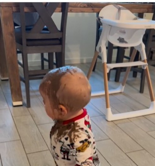 DEČAK OSVOJIO SRCA 4,5 MILIONA LJUDI Svima je presladak, a majka ne zna da li da se smeje ili da plače