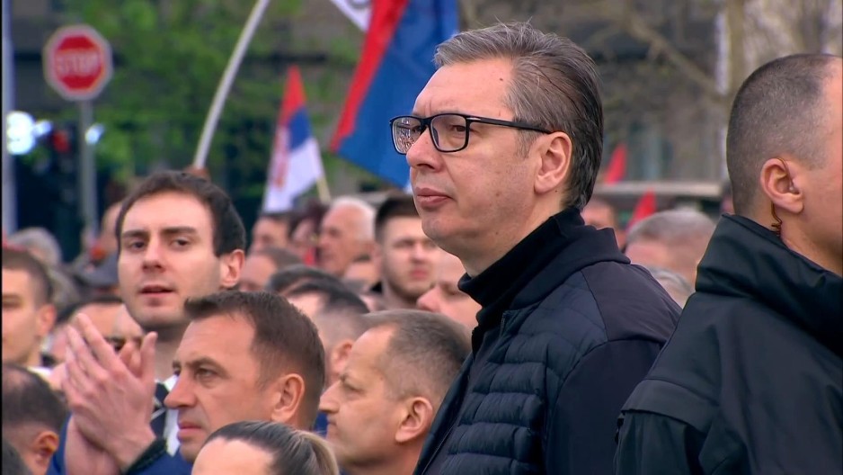 OVI SU SE NAČISTO POGUBILI Opoziciono glasilo pobrkalo lončiće - pa zar Vučić treba i opoziciji da organizuje mitinge?