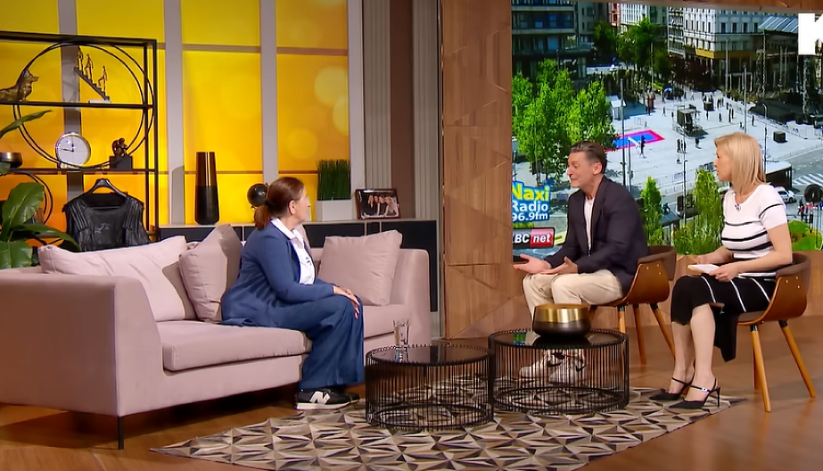 "VAŠA GLAVA OSTAJE SA VAMA ZAUVEK" Glumica pobesnela zbog estetskih intervencija: "Šta pokušavate, ne pomažu ni silikoni"