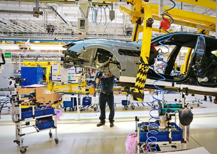 NEMAČKI GIGANT SELI PROIZVODNJU U NAŠ KOMŠILUK Praviće 100.000 automobila godišnje