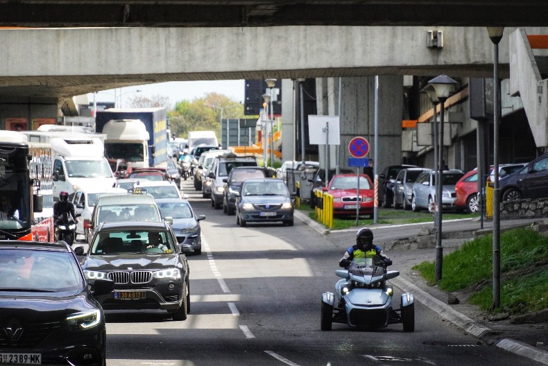 POČINJU PRETPRAZNIČNE GUŽVE Evo kakvo je stanje na putevima Srbije, ovo su kritične tačke