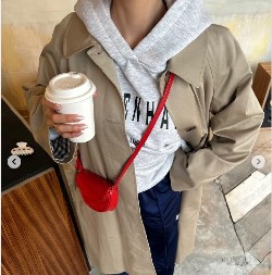 CRVENI MODNI DODACI SU HIT PROLEĆA Evo kako da ih nosite sa stilom i osvežite svaku odevnu kombinaciju