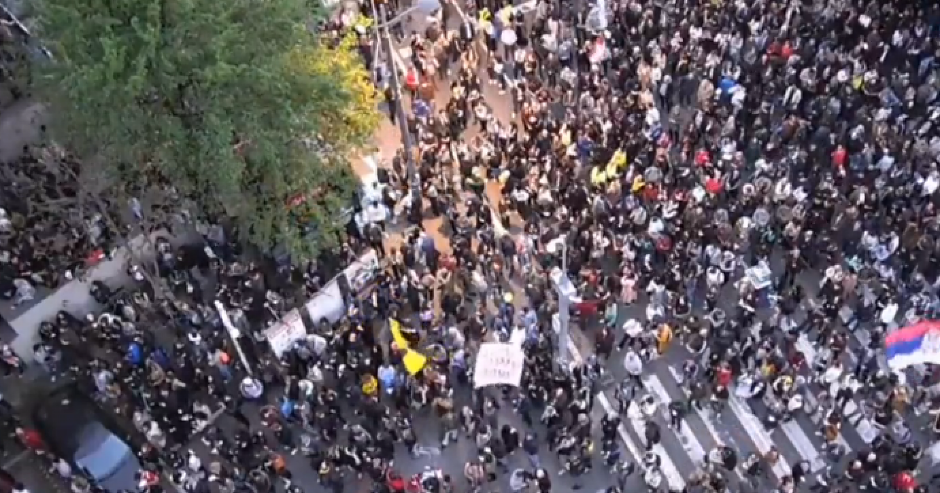 REPORTER RTS-a: "Blokaderi nisu dozvolili da zaposleni na RTS-u dobiju HRANU!" (VIDEO)