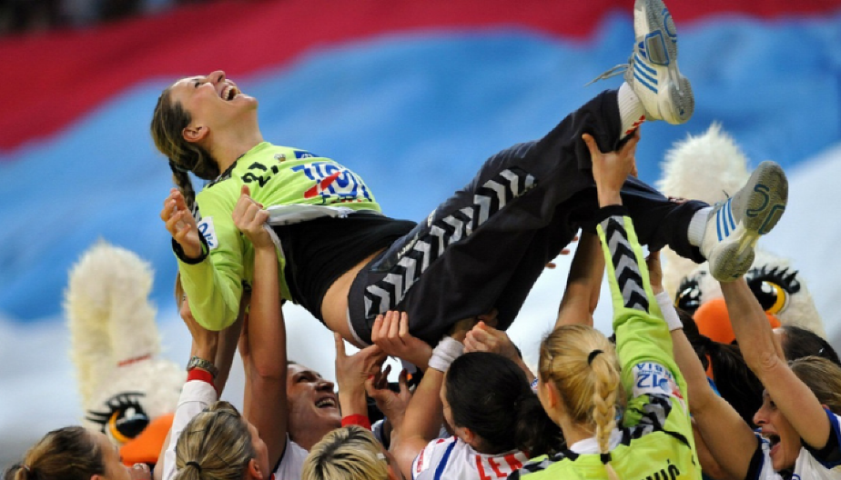 "MINISTARKA ODBRANE" SVIRALA KRAJ Tomašević okačila patike o klin