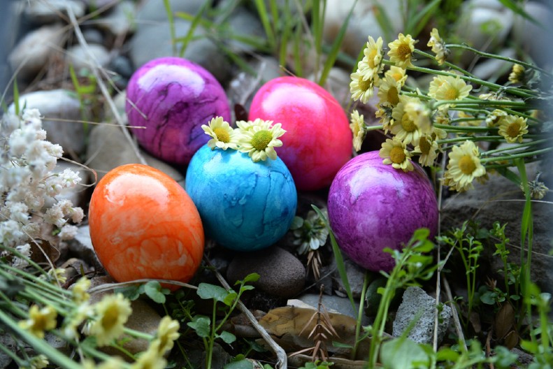 OFARBAJTE NAJLEPŠA JAJA ZA SAMO 10 MINUTA Pomoću ovog trika biće kao iz časopisa, potrebna su vam samo 4 sastojka! (VIDEO)