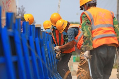 KINEZI PREVAZIŠLI SAMI SEBE Grade najviši most na svetu, skraćuje putovanje sa dva sata na minut (VIDEO)