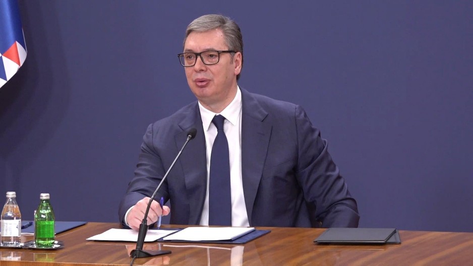 VUČIĆ OSUDIO NAPAD NA NOVINARE RTS: Žao mi je što televizije nisu zaštitile svoje novinare, treba da ih je sramota
