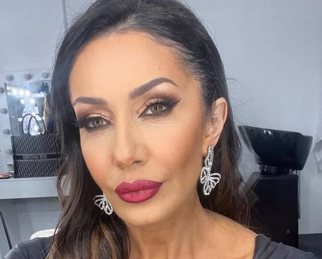 "MAMA, VOLIM TE ZAUVEK" Oglasila se ćerka preminule voditeljke, nikad viđena porodična fotografija rasplakala javnost (FOTO)