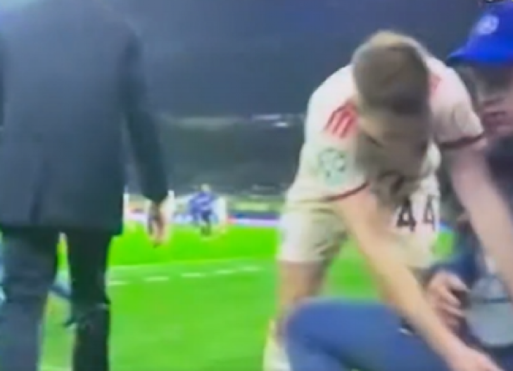 HRVAT SE OBRUKAO Kakav sramota potez, ceo stadion ostao u šoku (VIDEO)