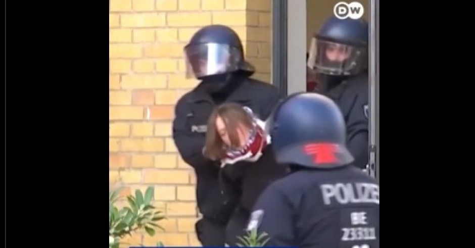 OVAKO SU U BERLINU RAZBILI STUDENTSKE BLOKADE: 300 policajaca razbilo barikade na Humbolt Univerzitetu (VIDEO)