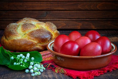 NA VELIKI PETAK NE SOLITE HRANU I NE DIRAJTE NOŽ Srpski običaji koji se prenose s kolena na koleno