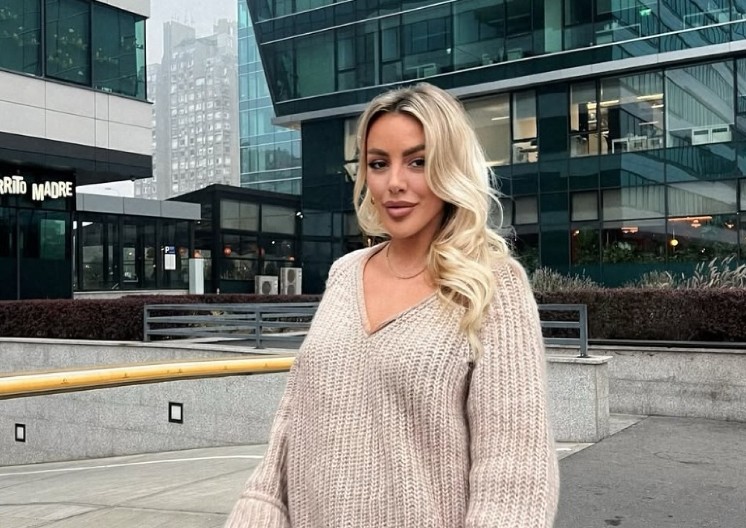 PORODILA SE PEVAČICA "ZVEZDA GRANDA" Zbog ljubavi napustila takmičenje, a detetu dala nestvarno ime