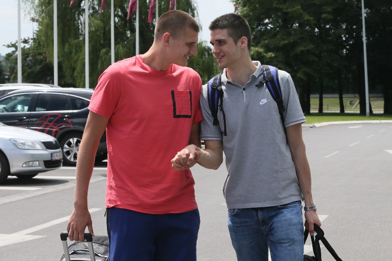 "JEL SE SEĆAŠ TI MENE" Hit priča o Nikoli Jokiću i Radetu Zagorcu (VIDEO)