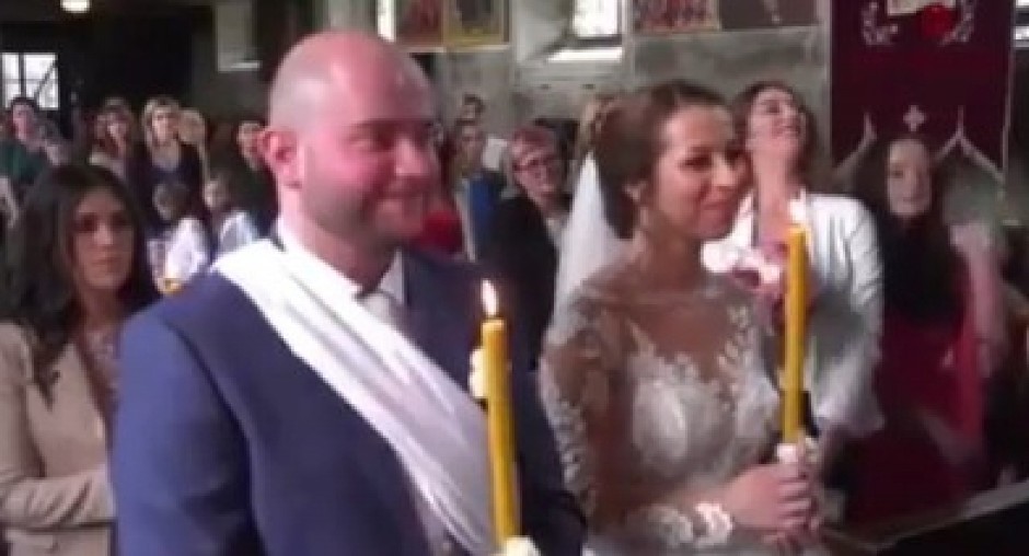 AUU, KAKAV BLAM MLADOŽENJE IZ SRBIJE U sred venčanja rekao ''da'' na pogrešno pitanje, cela sala je vrištala od smeha! (VIDEO)