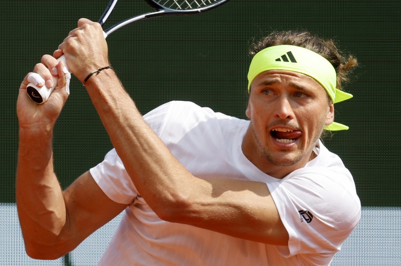 TI, ŠTO TUČEŠ ŽENE Zverev ponovo na meti navijača