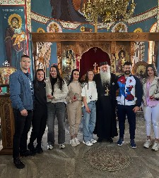 Sara Ćirković: Hristos Vaskrse! Neka nam je srećan i radostan najveći hrišćanski praznik, pobeda života nad smrću