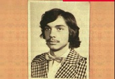 NIKADA NE BISTE POGODILI KOJI JE OVO POZNATI POLITIČAR! Svi ga znate, nekada je imao brčiće, a danas ozbiljan DRŽAVNIK (FOTO)