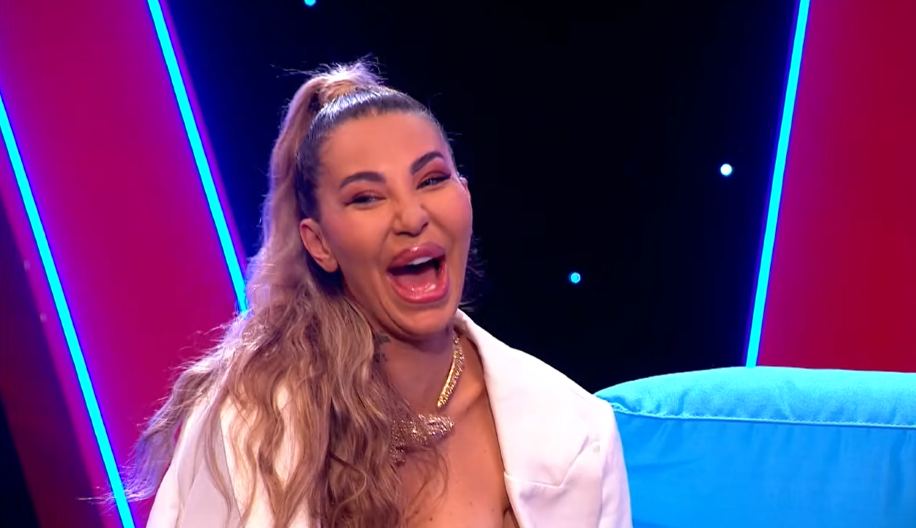 DA LI JE OVO NAJGLUPLJA IZJAVA IKADA NA TELEVIZIJI? Aneli Ahmić dotakla dno novim blamom, voditelj ne veruje šta je izgovorila!