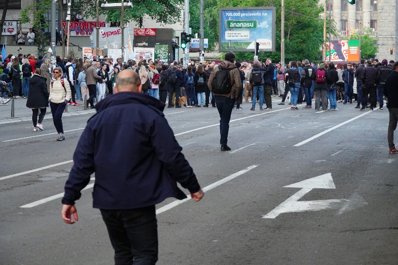 VIŠE OD 255 SATI MALTRETIRANJA ZAPOSLENIH I GRAĐANA! Blokaderi 12 dana ispred RTS-a (FOTO)