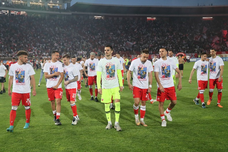 NA "MARAKANI" MORAJU DA SPREME MILION EVRA Zvezdi dva kluba kvare posao oko veziste, ali bi crveno-beli svakako bili na dobitku