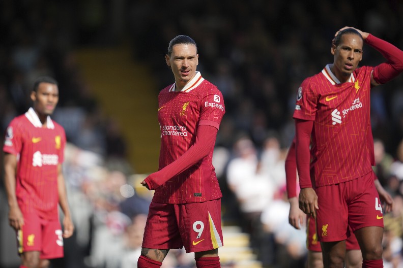 OVO MU NIKAKO NIJE TREBALO Fudbaler Liverpula brutalno isprozivao "redse" na društvenim mrežama, pa obrisao objavu