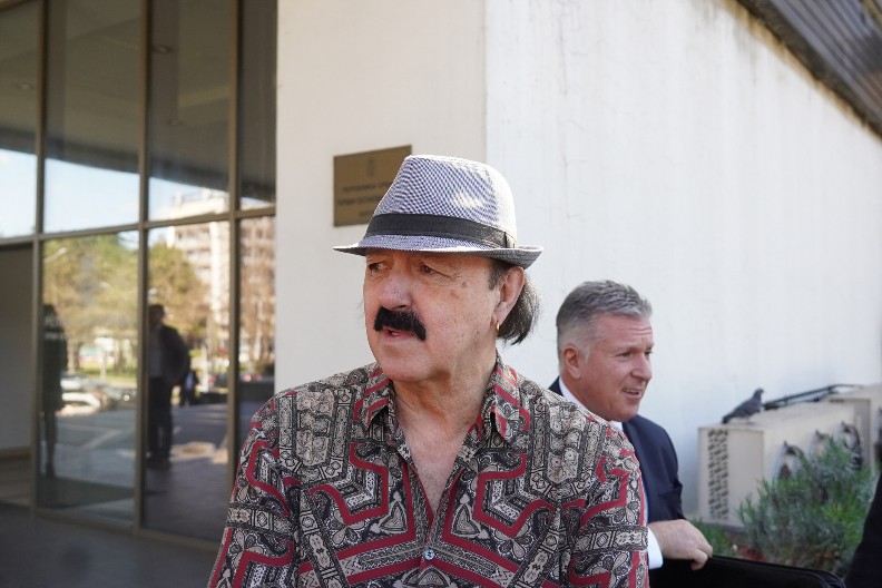 HARIS DŽINOVIĆ JE PRED SVIMA VIKAO NA MELINU Potpuno izgubio kontrolu kad je video šta radi!