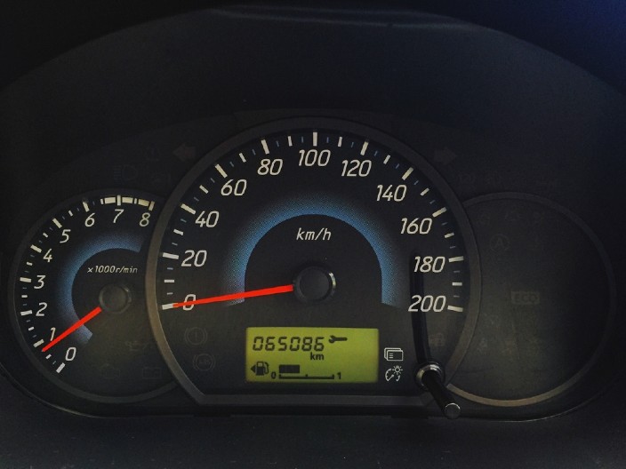 DAĆE BOG, I U SRBIJI DA SE DESI Prodavac polovnjaka optužen za lažiranje kilometraže