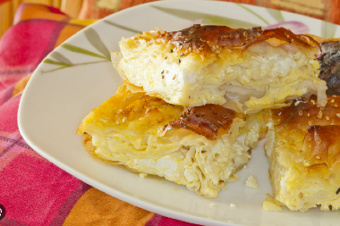 SELJAČKA GIBANICA SA SIROM I KAJMAKOM Toliko je slasna da ćete je sanjati noću