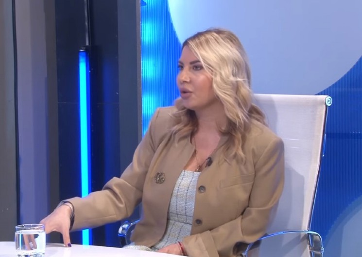 ZA DEOM ĐURĐEVIĆ JUČE SU SVE SVI OKRETALI Voditeljka u izazovnom izdanju, ovakvu je do sada niste videli (FOTO)