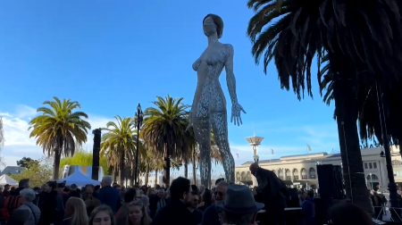 SKULPTURA POSVAĐALA LJUDE U GRADU Reakcije stanovnika San Franciska burne - "Kome je ovo trebalo?"