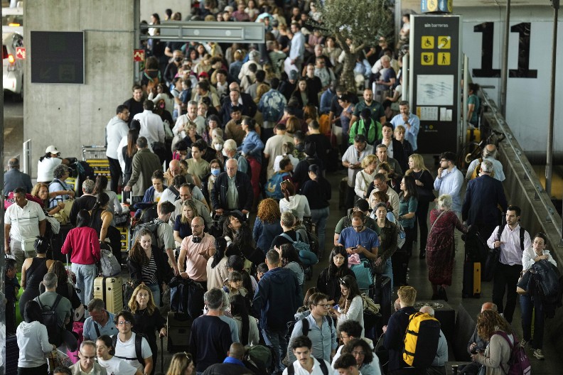 ISPRAVKA - PROGLAŠENO VANREDNO STANJE U ŠPANIJI Zabeležene nestvarne scene zbog misterioznog nestanka struje