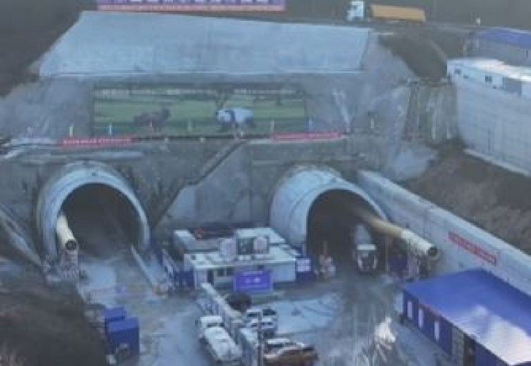 DŽINOVSKI TUNEL Mašine probile šesti kilometar, oglasio se predsednik Vučić (VIDEO)