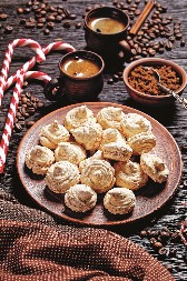 MOKA PUSLICE SE TOPE U USTIMA Neodoljivi slatkiš od belanaca oduševiće sve koji ga budu probali