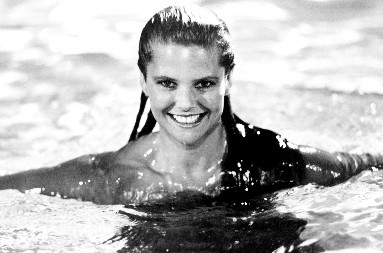 NESREĆAN ŽIVOT PRELEPE MANEKENKE Udavala se 4 puta, svi muževi su je maltretirali, jedan je zvao „krava muzara“!