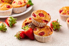 PROLEĆNI MAFINI SA JAGODAMA Apsolutno su neodoljivi, a gotovi za pola sata