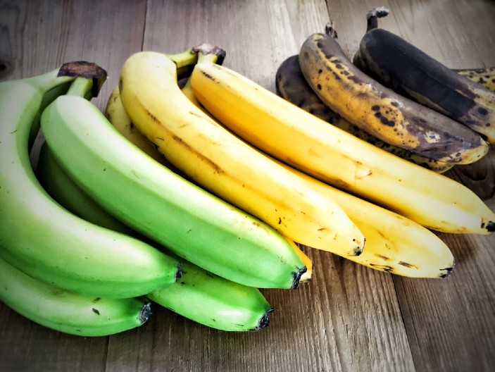 BANANE IMAJU NEKOLIKO FAZA ZRELOSTI Evo koje su najzdravije, a koje mogu izazvati zdravstvene tegobe