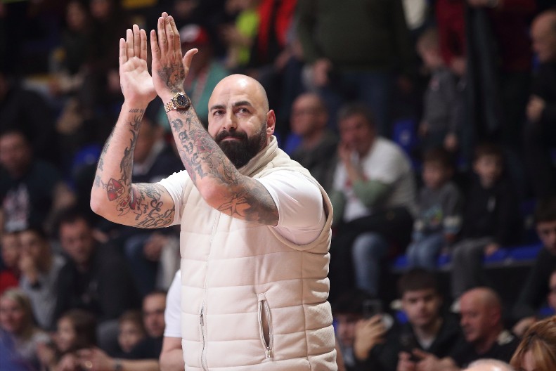 SMENJEN PERO ANTIĆ Miljenik "delija" predao fotelju bivšem sponzoru Partizana