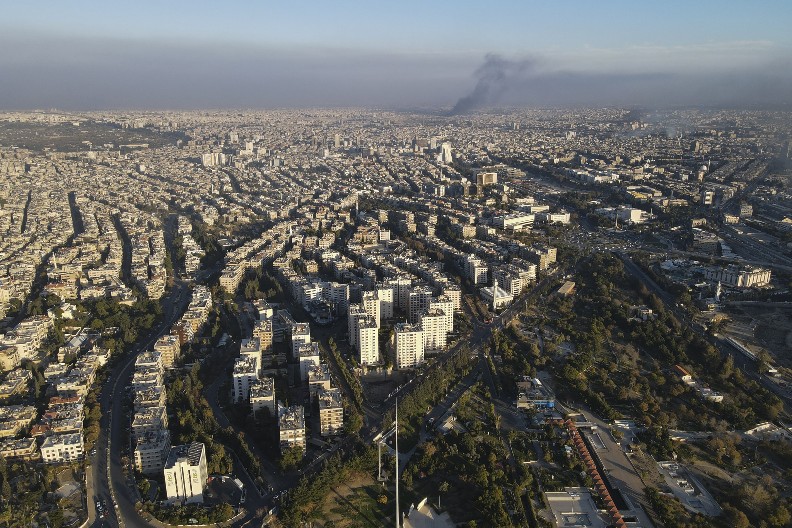 IZRAELCI NAPALI METU U BLIZINI PREDSEDNIČKE PALATE U DAMASKU! Netanjahu: ''Ovo je jasna poruka sirijskom režimu...''